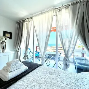 Aparthotel Sweet Deluxe, Playa de las Americas (Tenerife)